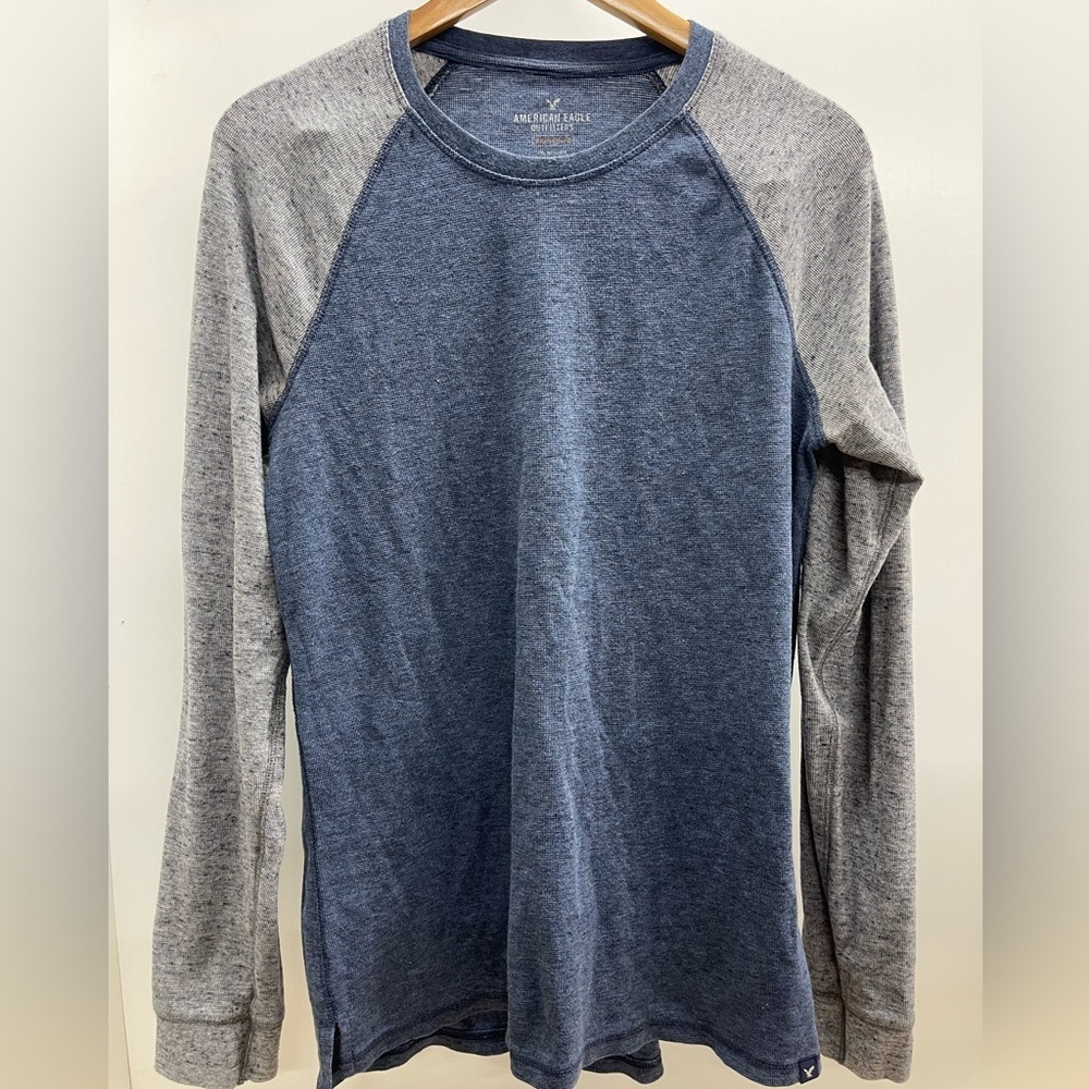 American Eagle Outfitters Navy and Heather Gray Long Sleeve Shirt